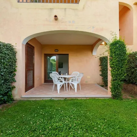 Limone Apartment *